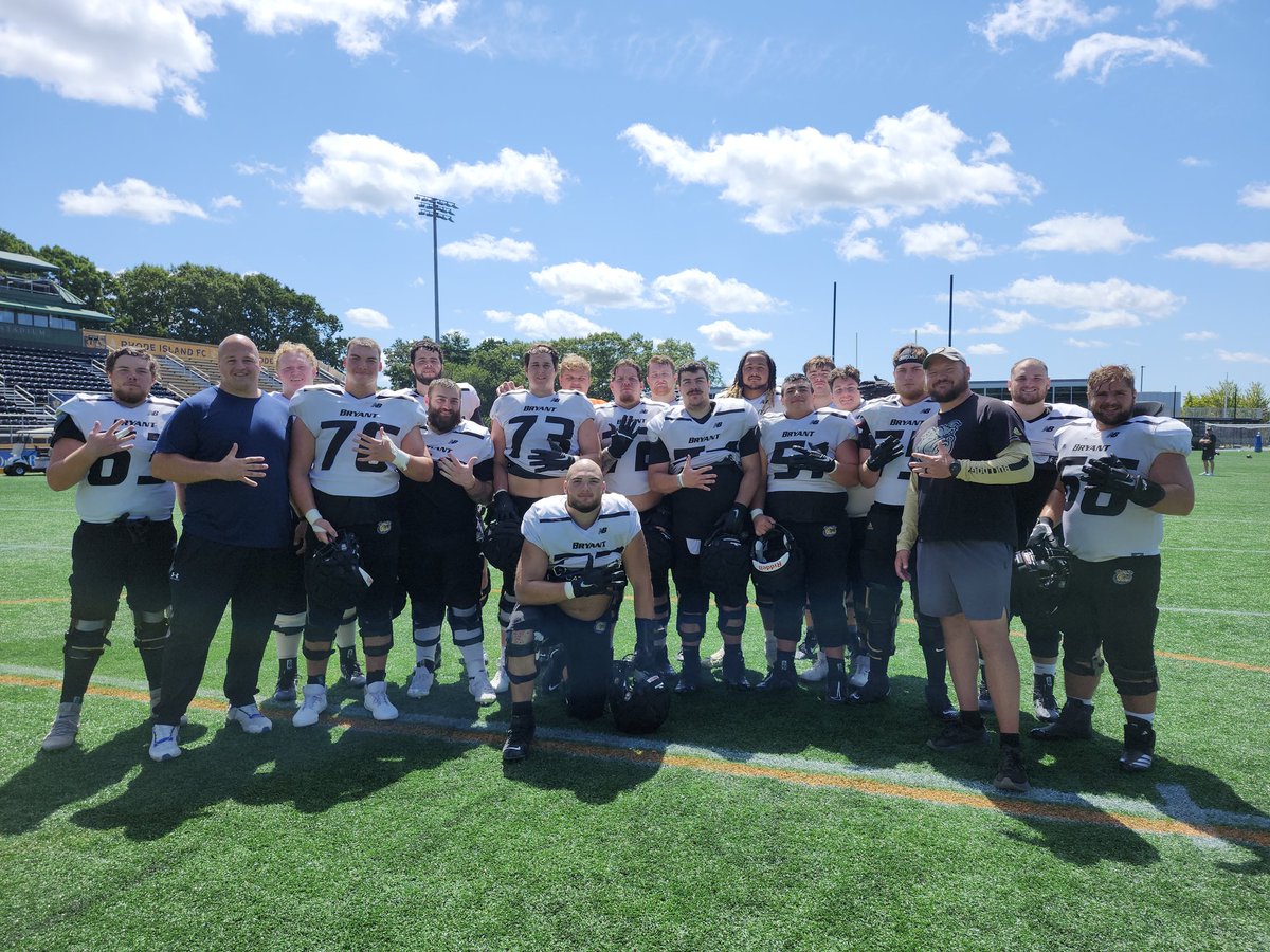 Big thank you to Coach <a href="/ZachVoytek/">Voytek</a> for coming out to practice and sharing a word with the guys. Door always open. One of the most physical OL I've ever seen play. Good luck this fall.