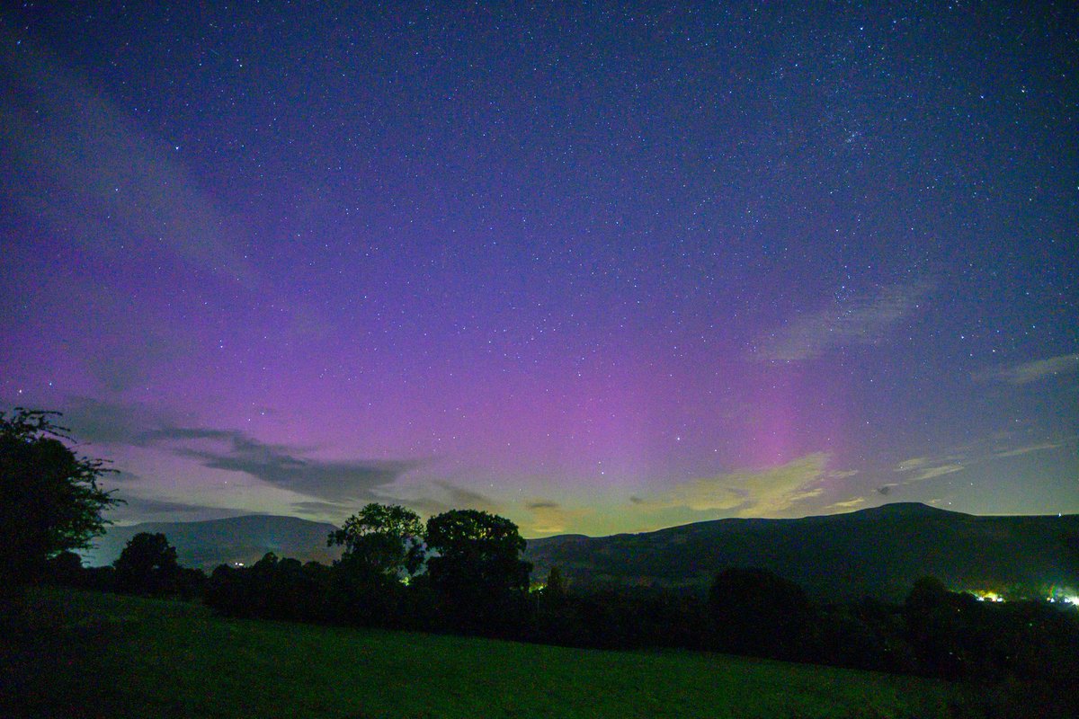 #northernlights in Gilwern, <a href="/BannauB/">Bannau Brycheiniog (Brecon Beacons) National Park</a> National Park a few minutes ago