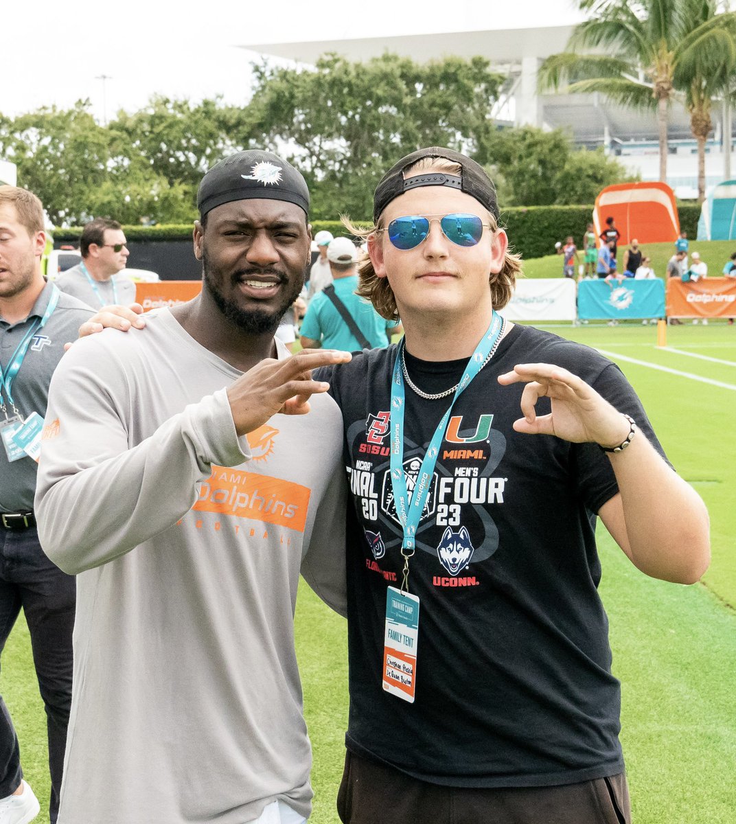 FAU’s finest <a href="/JeQuanBurton5/">Je'Quan Burton</a> 👌🏻🦉

#ProOwls
