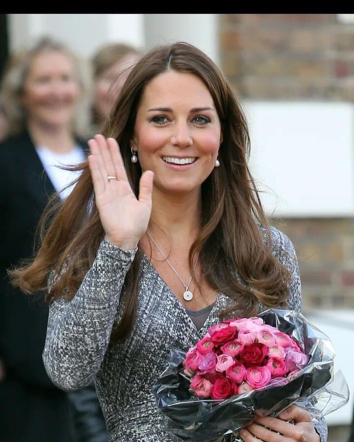 Princess Catherine The Princess of Wales I hope she is getting stronger day by day 
#PrincessCatherine #PrincessofWales