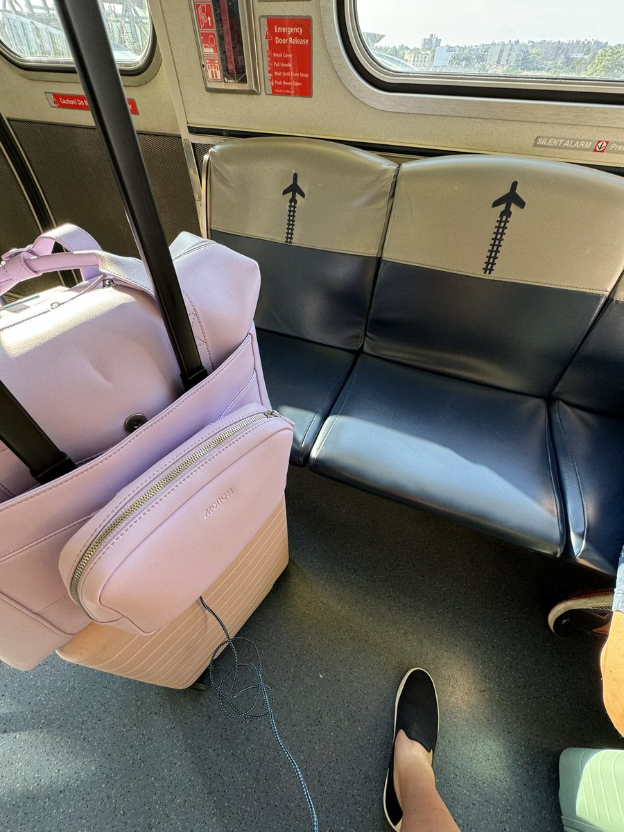 It’s the details! Loving the AirTrain seat details! 💺 ✈️ 🚊