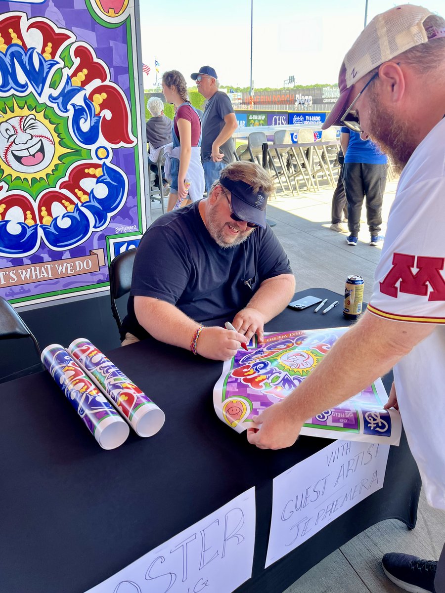 CHSFieldStPaul's tweet photo. St. Paul is full of amazing art! Here at CHS Field, we showcase local art all around the ballpark.
Come check it out for yourself!
#art #stpaul #chsfield https://t.co/uJUplwy3Po
