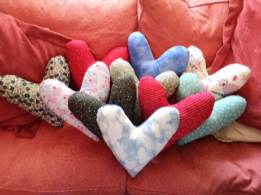 Russettapple's tweet photo. @DMiller52325459 Underarm cushions which I make &amp; donate for breast cancer patients - they gave me 1 &amp; promised i'd make them 100.  Have made about 70 so far. https://t.co/9b3lUqoKMR