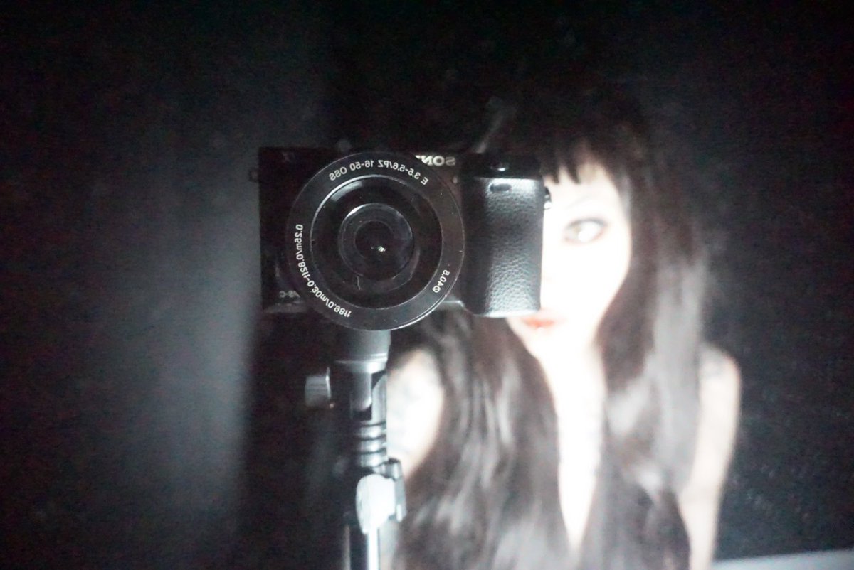 Autopsyr0tica's tweet photo. Dark room https://t.co/VGP4bA2XEQ