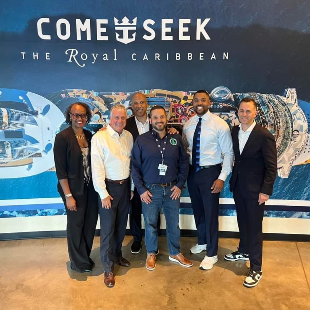 SenatorMcKnight's tweet photo. It was a delight today, touring with @CoryBooker ,  @RobMenendez4NJ , @DavisForBayonne , &amp; Asm Sampson in Bayonne! The stops included:
- The new state-of-the-art UPS facility
- The Bayonne Dry Dock, Cape Liberty Cruiseport 
- The site of the new Bayonne-NYC Ferry.

#Ld31 https://t.co/rniIxYJVZE