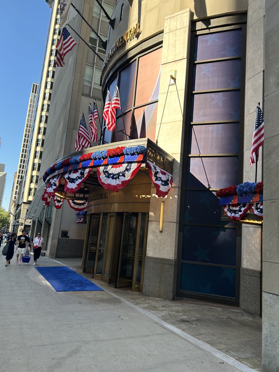 MaryAnnAhernNBC's tweet photo. Chicago hotels getting prepped for DNC https://t.co/ERsORiHaTu