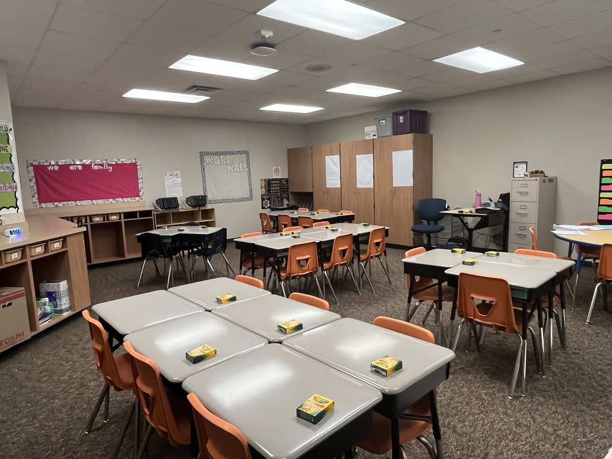 Miss Ice tweet media