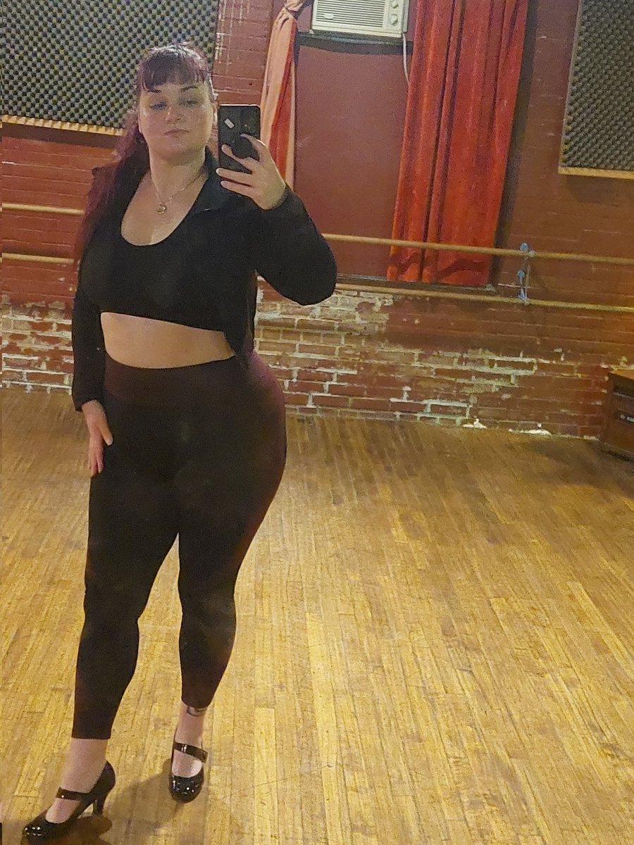 CyanideMx's tweet photo. Back in the dance studio. Doing what I do best growing my army of confident sexy Femmes and Themmes! https://t.co/3QQff2aOnj