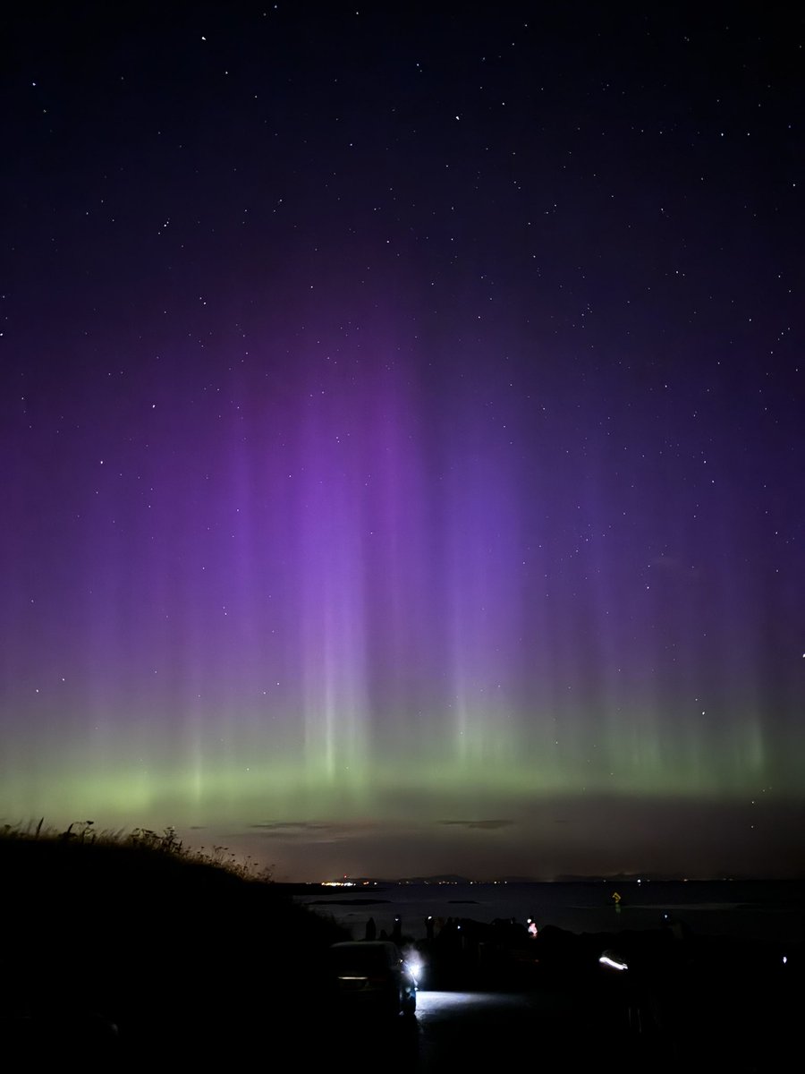 sandyb_81's tweet photo. #northernlights 🇮🇪 north County Dublin https://t.co/WxAJ2Gu52O