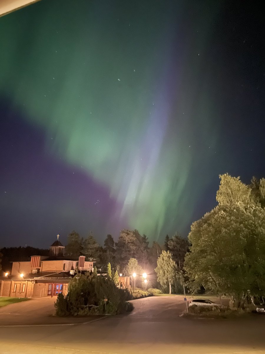 ErikaAnestedt's tweet photo. The night sky here right now is magical 🥹 https://t.co/S5FAGyZAfb