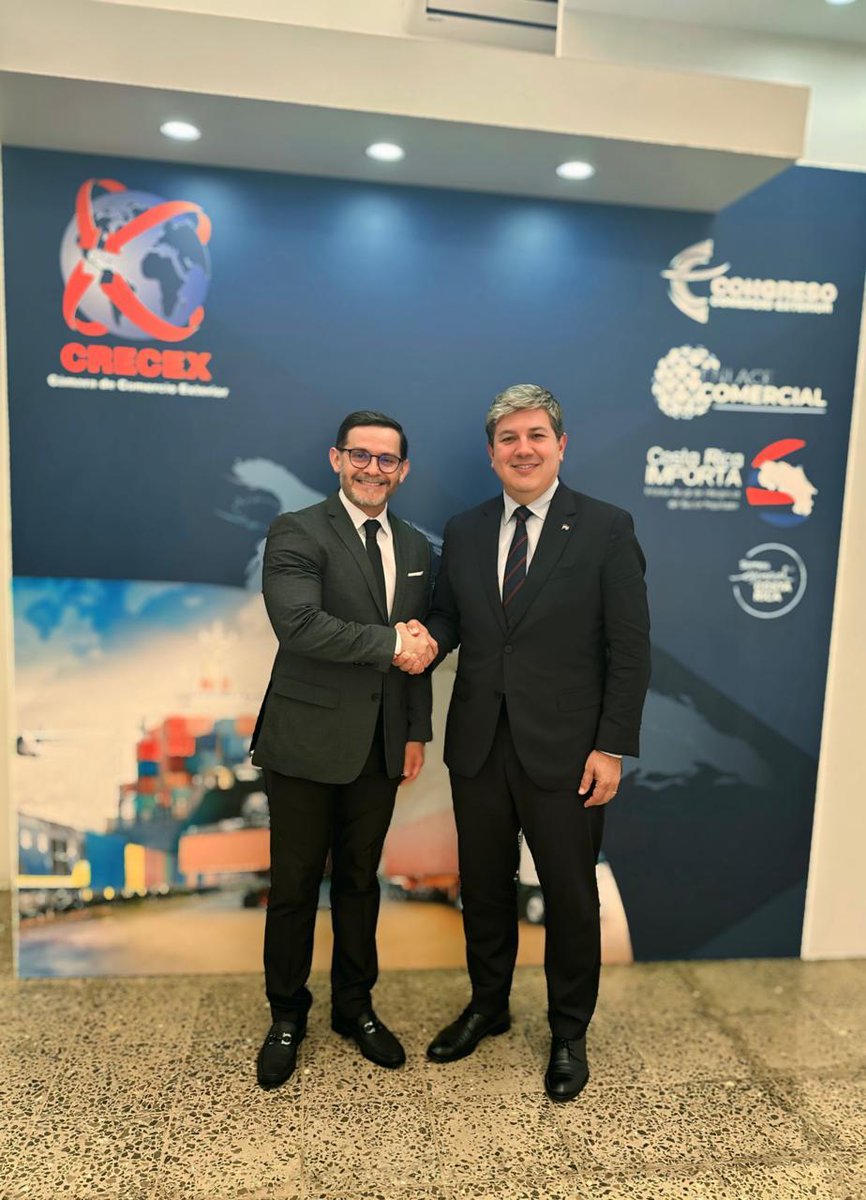 juliodvh's tweet photo. Hoy tuve el gusto de visitar a un importante gremio empresarial tico. Fui recibido en @CRECEX_cr por su vicepresidente don Rodney Salazar y por su Directora Ejecutiva Katherine Chaves Venegas. #ComercioBilateral #OfertaExportable #MisionesEmpresariales #ParaguayEnCostaRica🇵🇾🇨🇷 https://t.co/3kqcpTvIdh
