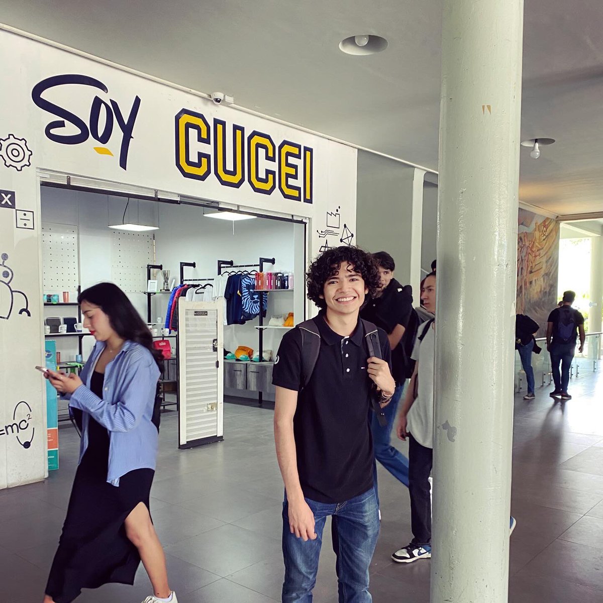 yazmorlan's tweet photo. : ) Enhorabuena, has conseguido tu sueño. Disfrútalo mi amor 🫶🏻
.
.
.
.
#UDG #guadalajara #cucei #university #primerdiadeclases ❤️#universidad estudiantes  #educacion #colegio #escuela #study #estudiante #estudiar #clases #max #maxelniñodemisojos ✨✨✨ https://t.co/gXcAPEbLH9