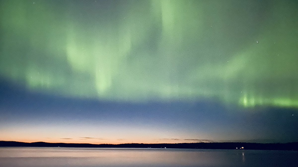 sensien's tweet image. Stunning Aurora tonight 😳