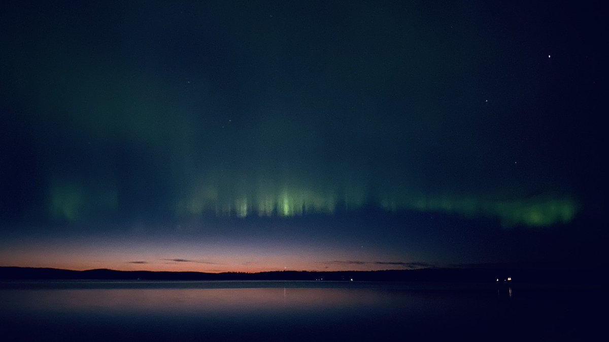 sensien's tweet image. Stunning Aurora tonight 😳