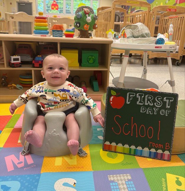 Year 5 for me, day 1 for Lincoln 🍎🥰 #LeydenPride