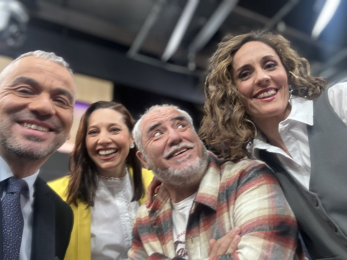pablodeleon1's tweet photo. Pero qué está pasando acá??? 🤪 @todonoticias 
@osvaldobazan @salinaslucia @jebossi https://t.co/mhr7eNUzlD