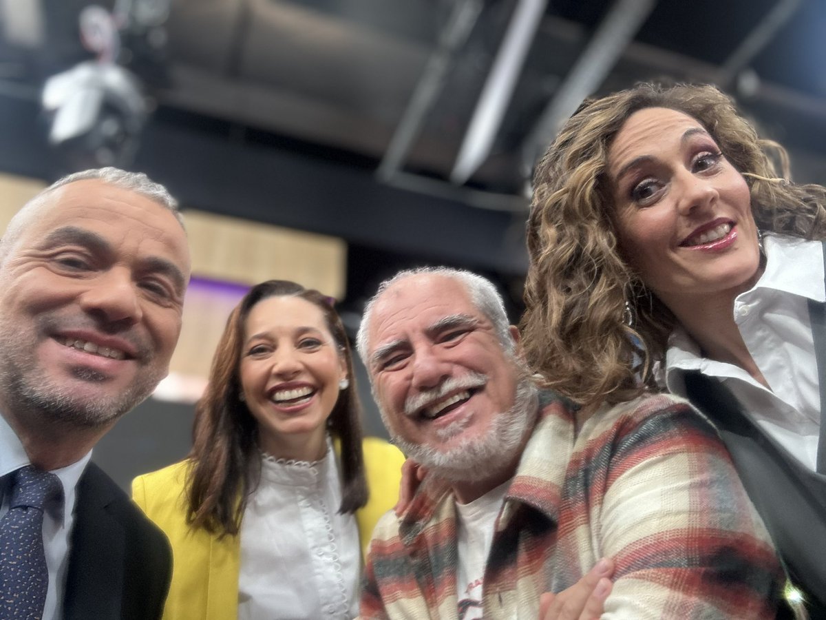 pablodeleon1's tweet photo. Pero qué está pasando acá??? 🤪 @todonoticias 
@osvaldobazan @salinaslucia @jebossi https://t.co/mhr7eNUzlD