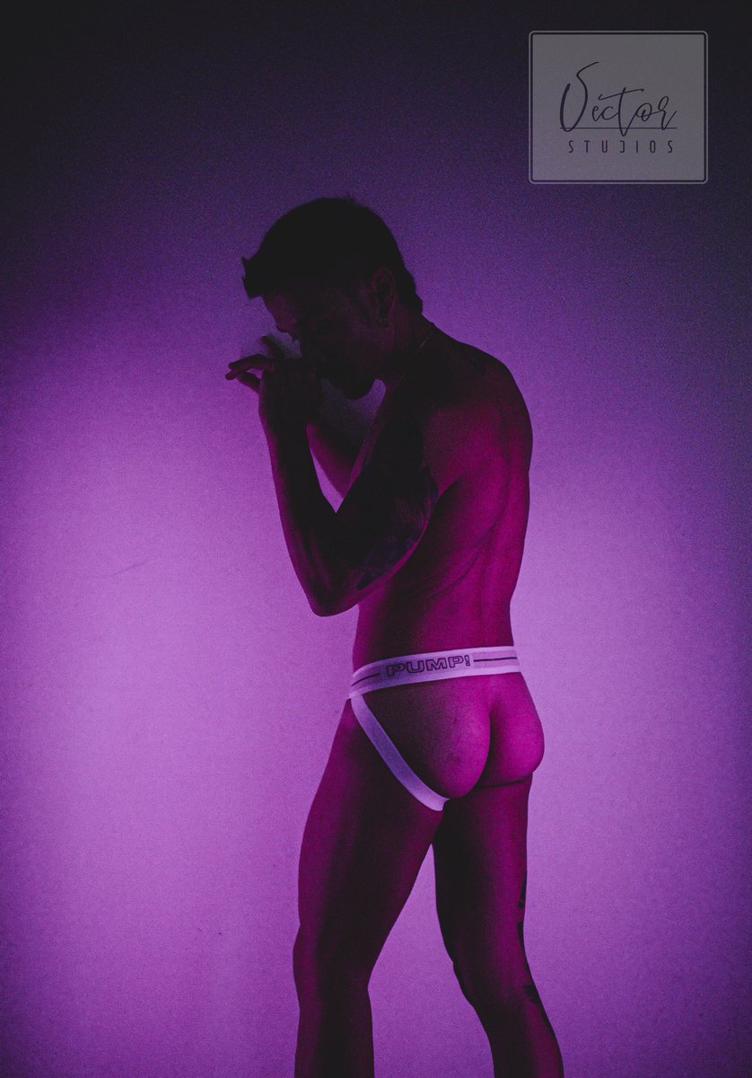 _VectorStudios's tweet photo. Juans first studio shoot!
Talk about steamy!
#vectorstudios #sydneyphotography #boudoirstudio #malenude #leatherboy #gaymodels #maleboudoirmodel #maleboudoir #westernsydneyphotographer #westernsydneyphotography https://t.co/EwFU55k3hq