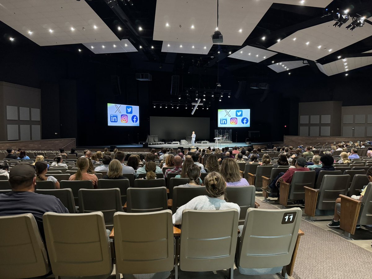 kkooi42's tweet photo. Great turnout for our 2nd Onboarding Event for our @NorthlandCAPS student-associates & parents
#ProfessionalStudies
@ParkHillSchools @LIBERTYSCHOOLS @NKCSchools @PlatteCountyR3 @SmithvilleSD @KearneyMOEdu https://t.co/uDaVuSkLP8