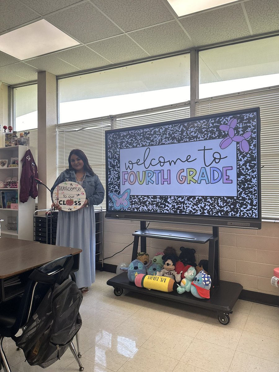 _MsDimass's tweet image. First day to my very first year was a success! Ready for a new school year! ✏️🍎