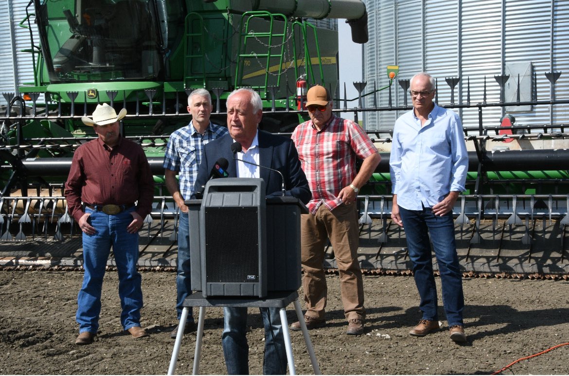 DavidMaritSK's tweet photo. This morning me and my MLA colleagues headed out to officially kick off #Harvest24. Agriculture is the backbone of our economy and our producers are the best in the world. I wish everyone a safe and successful harvest this season. Thank you to Dale Heenan and family for hosting. https://t.co/rx3dvQmd4E