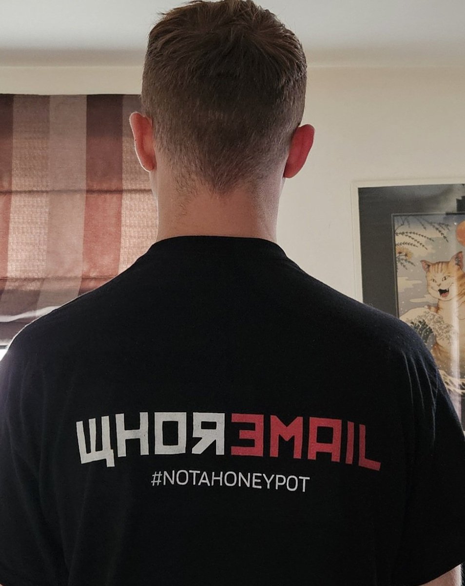 WHOR_EMAIL's tweet photo. https://t.co/uBv0IhQh58 on top https://t.co/pqLEKuxweM