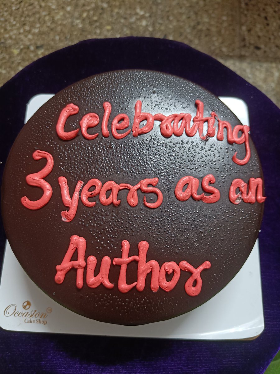 sidz__queen's tweet photo. Celebrating 3 years as an author and 2 years as a tarot card reader today as my page healings with Ashwini completes 2 years today 😊🙏🏻❤️🧿. Only gratitude for the universe 
#Grateful #Gratitude #author #tarotcardreader #HealingsWithAshwini https://t.co/f31ogFULDD