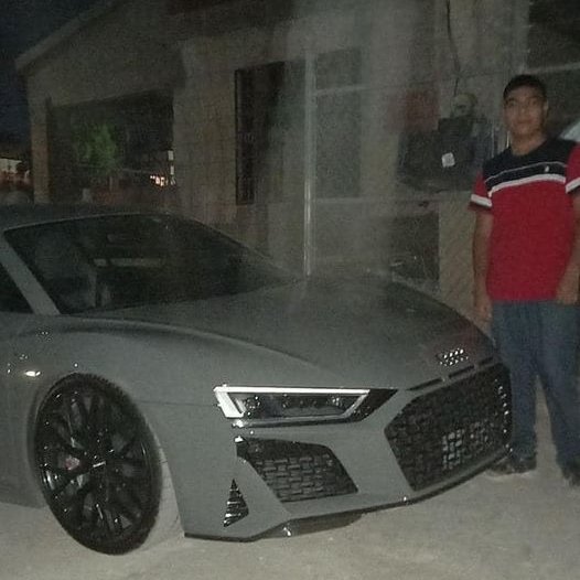 Yo 

Yo despues de meter 20hs extra en la semana: