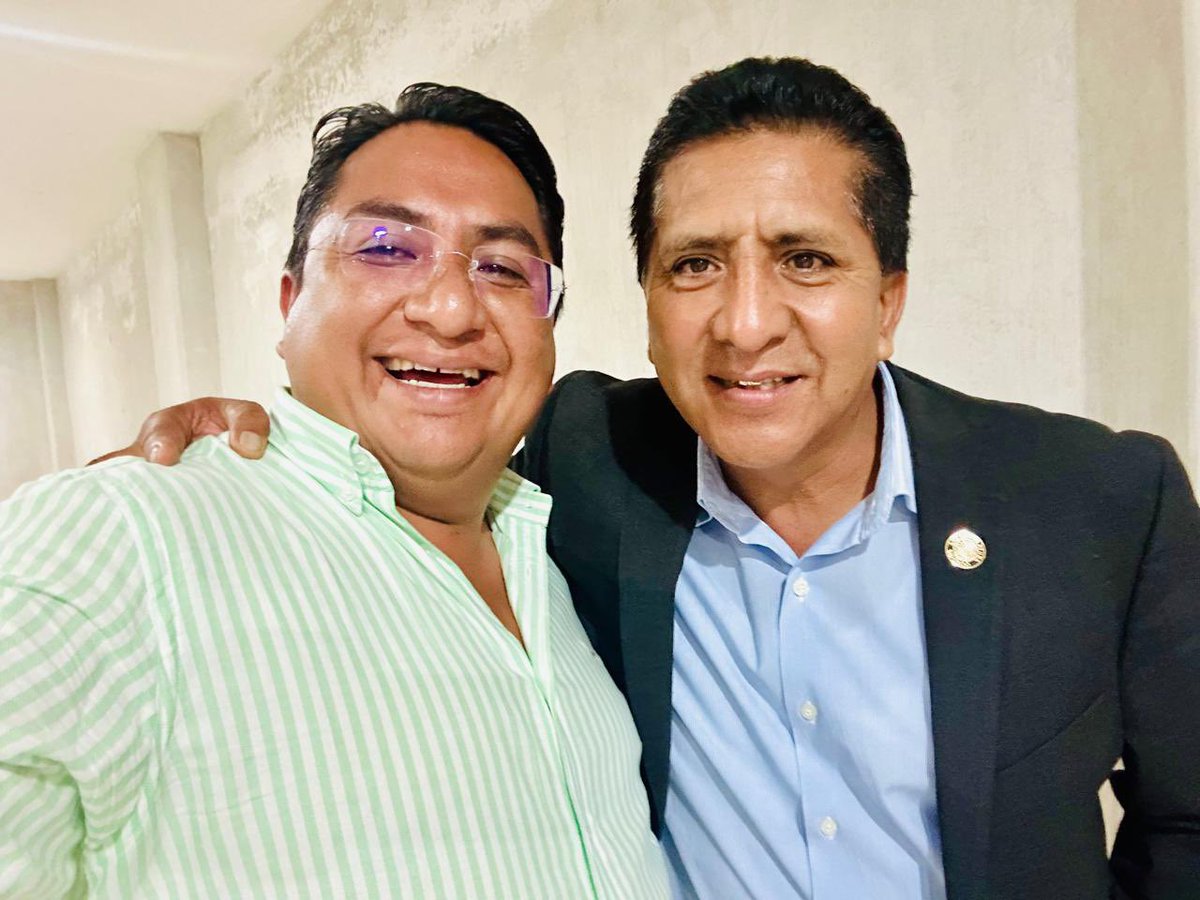 Amigo <a href="/RayAtanacioLuna/">Raymundo Atanacio</a> , Director del Sistema Estatal DIF, mis más sinceras felicitaciones por el nombramiento que nuestro Gobernador Electo <a href="/armentapuebla_/">Alejandro Armenta</a> ha hecho sobre tu persona. 

En #JuanCBonilla tienes las puertas abierta siempre, amigo. Un abrazo. 

#PepeCinto