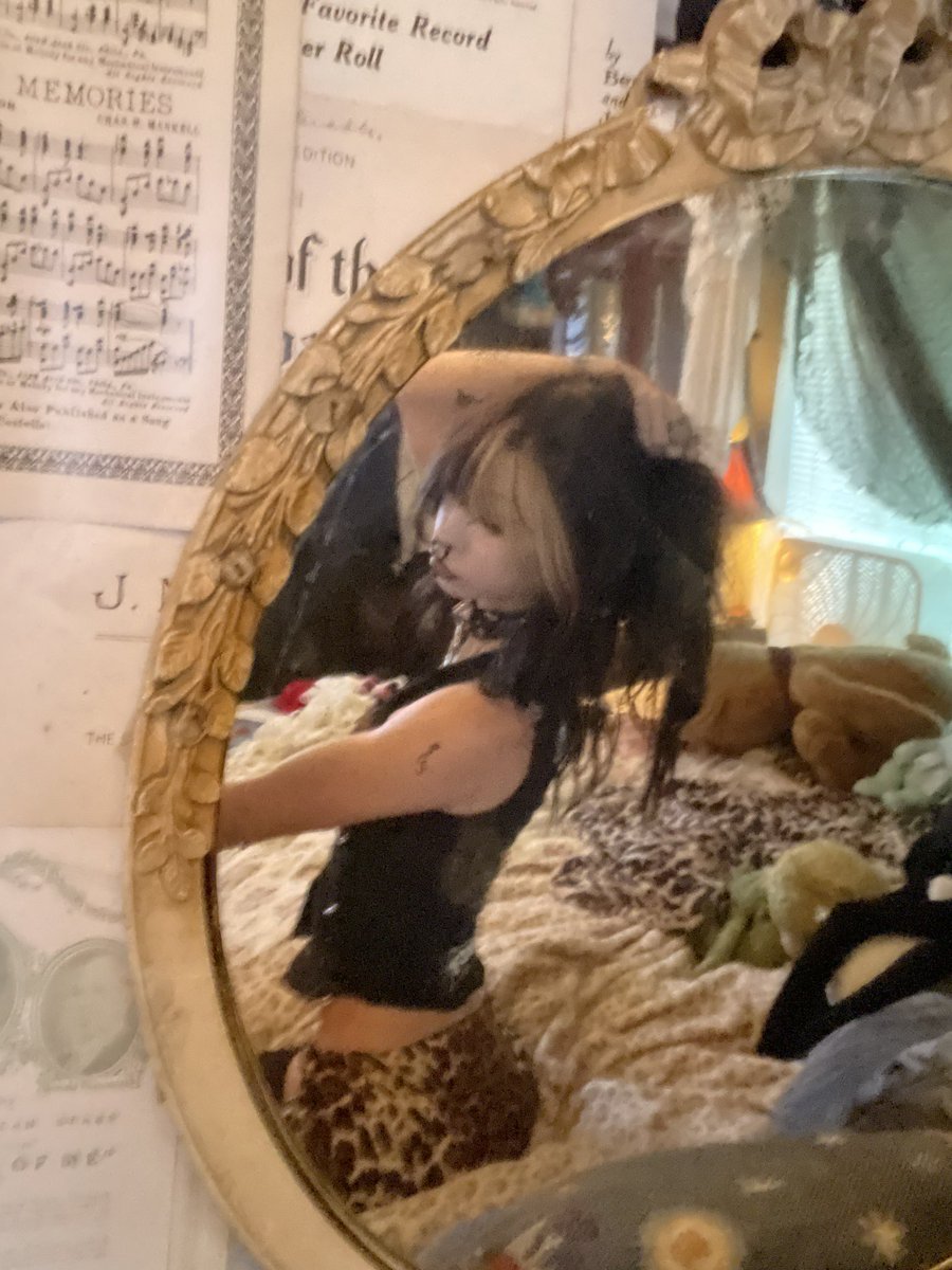 rawrkittyyy's tweet photo. selling content rn :3 dm me #findom #paypigs #paypig #nsfwtwt #nsfw #gothgirl #buyingcontent #sellingcontent #feet https://t.co/YpOP8WRnc1