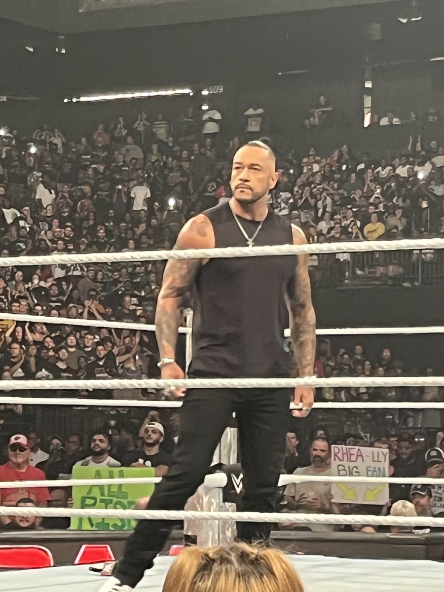 MsHope0621's tweet photo. More @ArcherOfInfamy pics from last weeks #WWERaw! #DamianPriest #RAW #ElCampeon #SenorMITB #LiveForever #AllRise #WWE 🏹 https://t.co/9PwcANXxIE