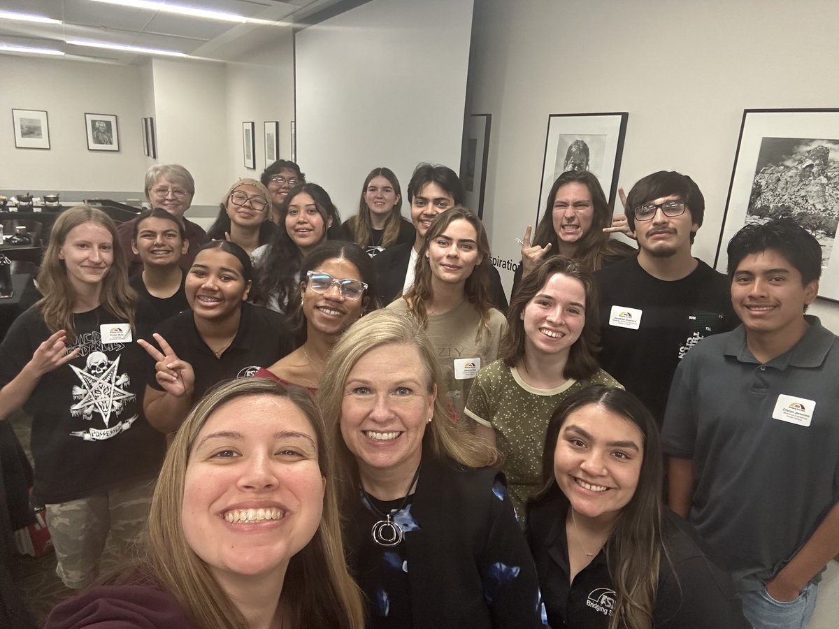My favorite tradition for launching a new academic year happened today - teaching new students about resilience! Thank you to our ⁦<a href="/asupublicsvc/">Watts College of Pub Svc</a>⁩ Bridging Success staff, you are making a difference. Welcome to our newest cohort of ⁦<a href="/ASU/">Arizona State University</a>⁩ students 🎓!
