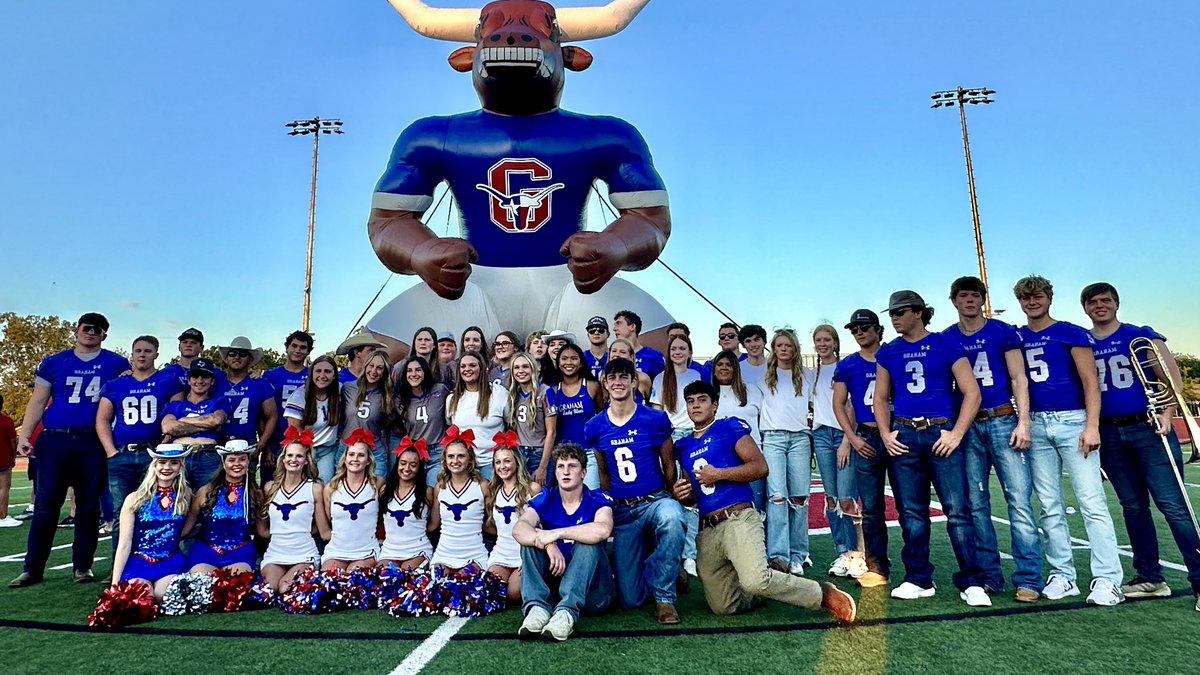 Last Booster bash for our Senior! This has become our tradition every fall. I’m not crying yet 🥺.