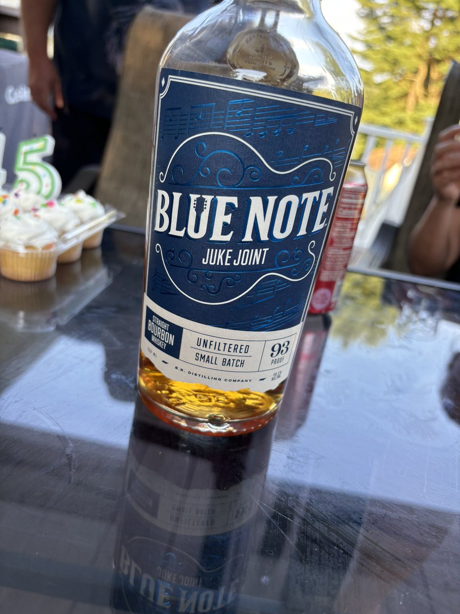 IggiMouse's tweet photo. The first (crab trapper) made with green crabs - tastes like cheap whiskey. 
The second, Blue Note bourbon whiskey is simply smooth - reminiscent of late night campfires and smores. Warms you entirely. #bluenotebourbon #saturdaysips https://t.co/OOLOr9wGR6