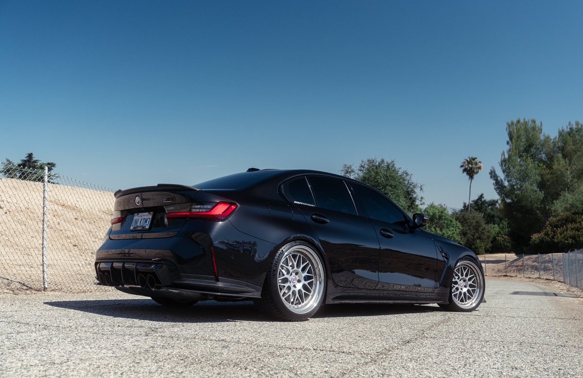 𝚎𝚕𝚒 tweet media