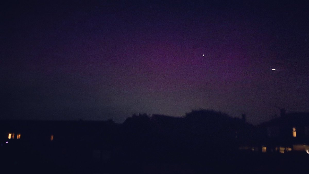 What an amazing end to the day! 😍 #northernlights #aurora #SaffronWalden #Essex <a href="/UKWeatherLive/">UK Weather Live</a> <a href="/AngliaWeather/">Anglia Weather</a> <a href="/bbcweather/">BBC Weather</a> <a href="/metoffice/">Met Office</a> <a href="/ChrisPage90/">Chris Page - Weatherman</a> <a href="/WeatherAisling/">Aisling Creevey</a> <a href="/AmandaHouston/">Amanda Houston</a> <a href="/carolkirkwood/">Carol Kirkwood</a> <a href="/Kate_Kinsella/">kate kinsella</a> <a href="/lizzieweather/">Elizabeth Rizzini</a> <a href="/essexlive/">Essex Live</a>