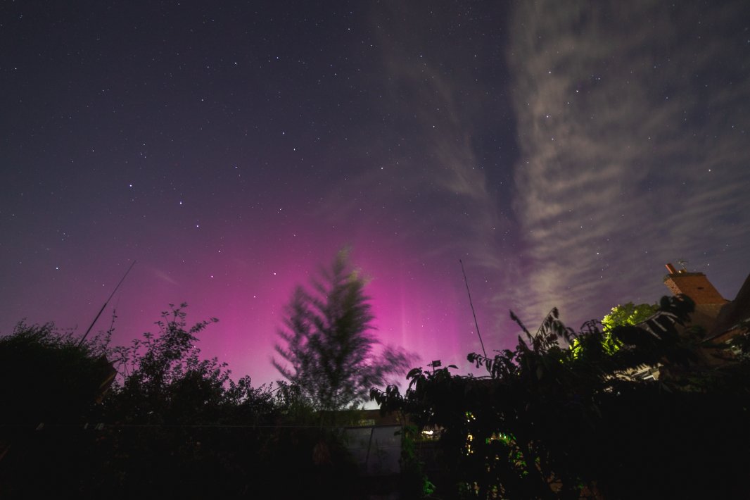 _AstroJoe's tweet image. First time I've seen aurora from my own back garden, something a little special about that. 

Leicestershire, England - 52N 

@TamithaSkov @chunder10 @Vincent_Ledvina @theauroraguy @landon_wx
