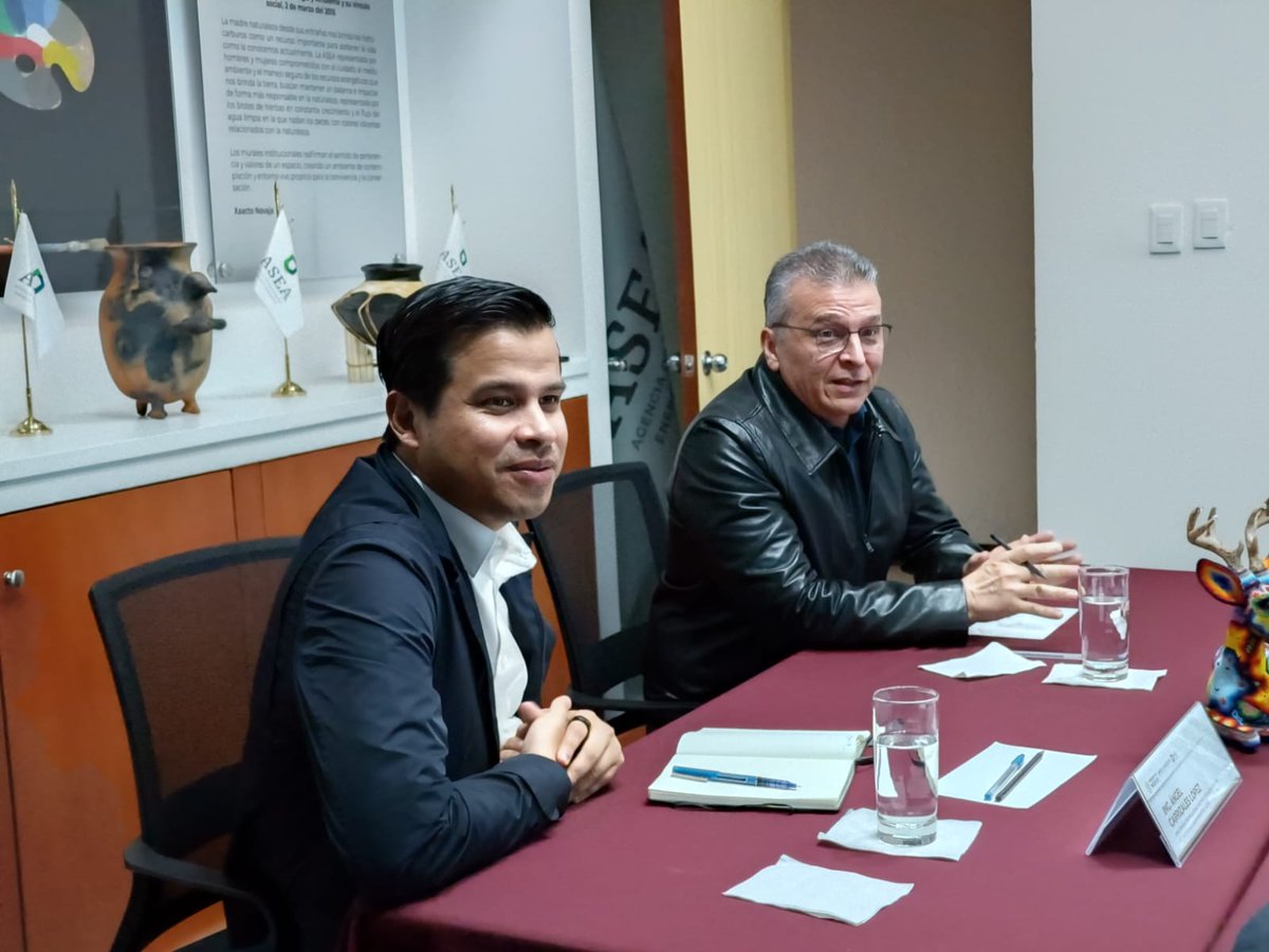 manuel_rdgn's tweet photo. Esta mañana sostuve una interesante y productiva reunión de trabajo con el Director de @agencia_asea, el Ing. @acarrizales_.

Hablamos de la importancia de la continuidad de la política de seguridad y soberanía energética de la #4T y la colaboración con el Legislativo para garantizar los más altos estándares en materia de Seguridad Industrial, Seguridad Operativa y Protección al Medio Ambiente.
