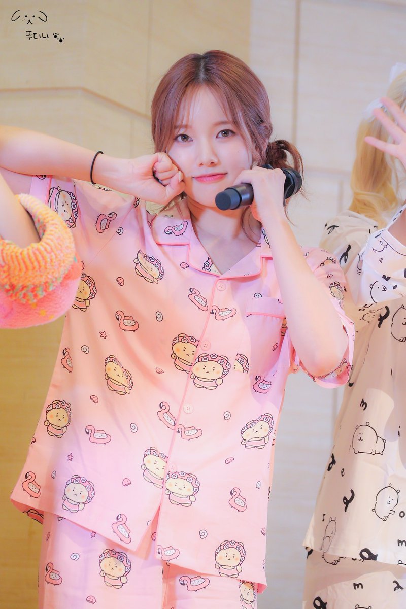 240810 #위클리 #이수진 #대장대장버블왔뚜  핑크공뚜 🎀💕