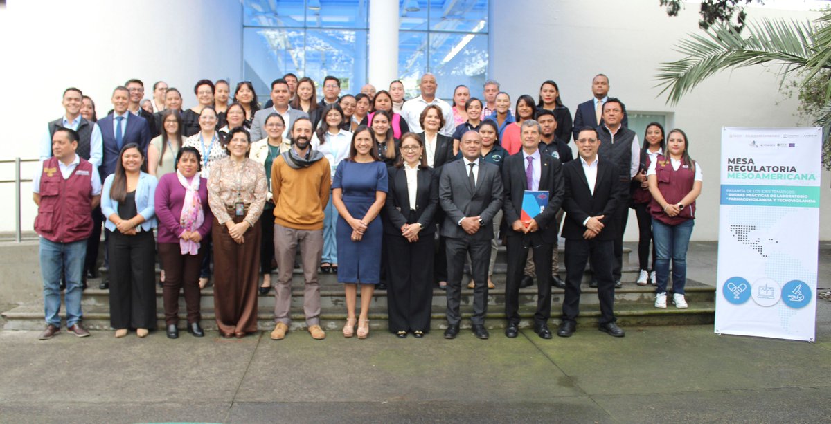 COFEPRIS's tweet photo. Desde el Laboratorio Nacional de Referencia (LNR), funcionarios de #Cofepris, junto con la directora ejecutiva de @AMEXCID, @GSandovalSalas, inauguraron la jornada de pasantías del proyecto "Mesa Regulatoria Mesoamericana".
🇲🇽🇧🇿 🇨🇴 🇨🇷 🇸🇻 🇬🇹 🇭🇳🇳🇮🇵🇦🇩🇴 https://t.co/ZTwb1r0jsM