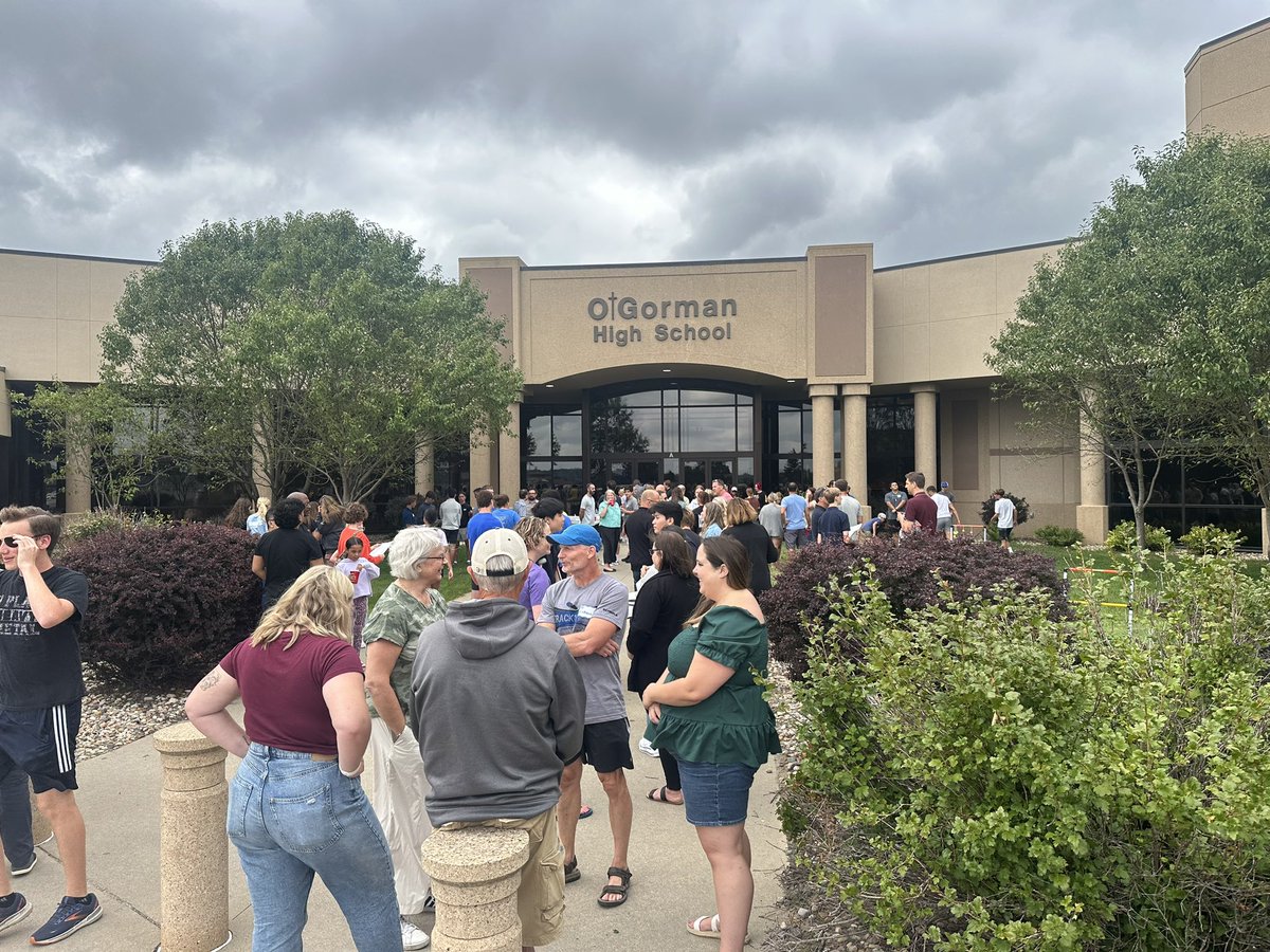 OGHSKnights's tweet image. This afternoon we had a root beer float social to help welcome our nearly 4️⃣0️⃣ new students and families! We are so excited to welcome all of them to our O’Gorman community. Thank you to our Student Council &amp;amp; Parent Ambassadors for helping us. 

Go Knights 💙