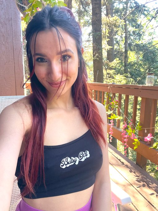 Hopping onto @MyFreeCams right now, come join and chat with me!   see you guys there!  💻 💗 https://t<a class="tags" href="/tag/myfreecams">@myfreecams</a>