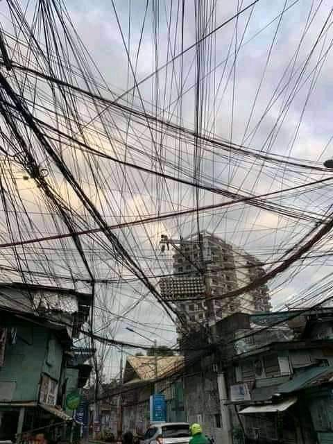 *Yo queriendo sacar una foto del atardecer*

Mi barrio: