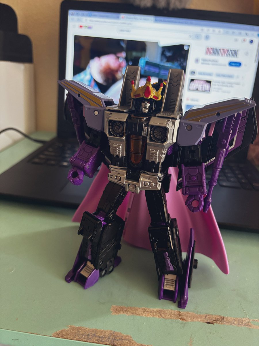 SimpleTRONIC's tweet photo. CORONATION SKYWARP!!!
THE RIGHTFUL HEIR TO THE CROWN!!! https://t.co/IbUe3JuPaw