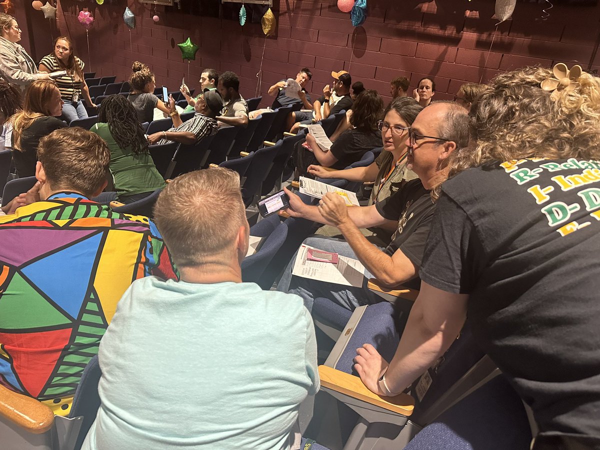 hhs_prncpl's tweet photo. They’re back!! Our teachers are on the ground getting their professional learning and preparing to welcome our Warriors back!! 24-25 here we gooo!! @HenricoHighSch 💚💛 https://t.co/nkTaGgWXc6