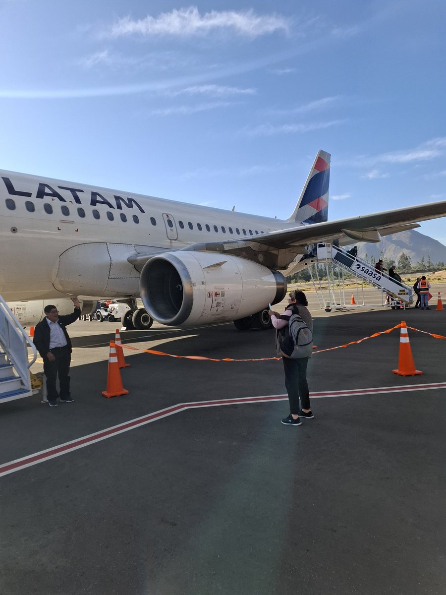 El funcionamiento del aeropuerto en Anta - #ANCASH es clave para su desarrollo. Debemos apoyar para que los vuelos se mantenga de manera sostenida.