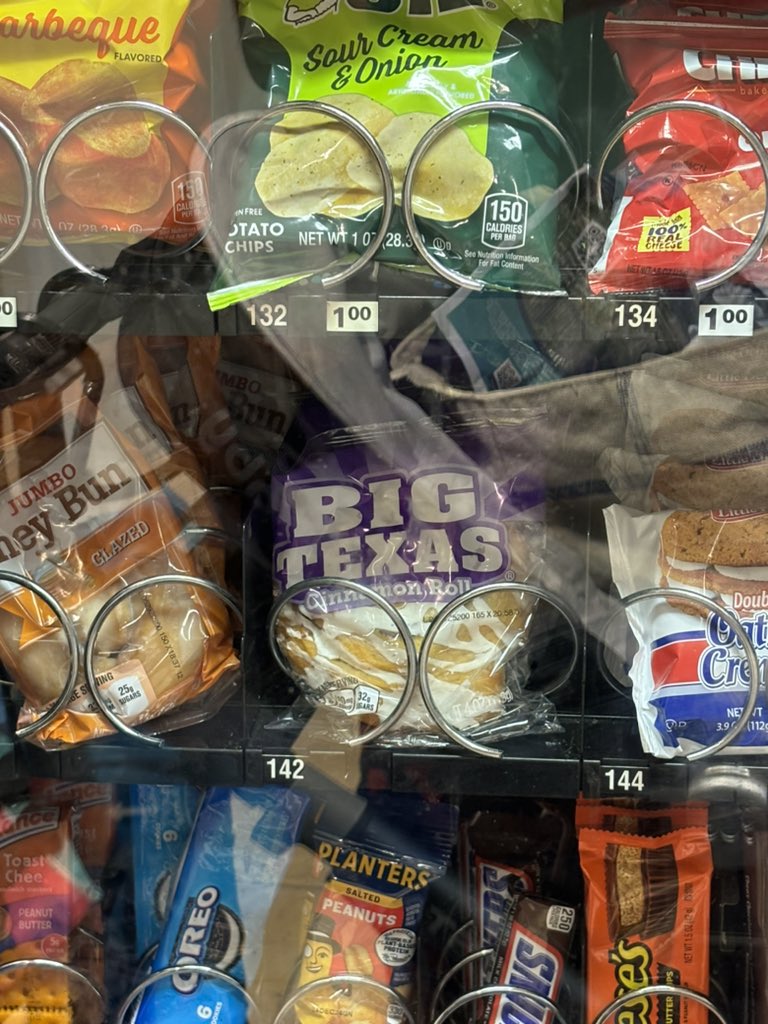 StuartLong81's tweet photo. @notthefakeSVP @PFTCommenter @BarstoolBigCat SVP, if you get the craving, at the Sea Colony Aquatics Center. https://t.co/4M4cYPT1XO