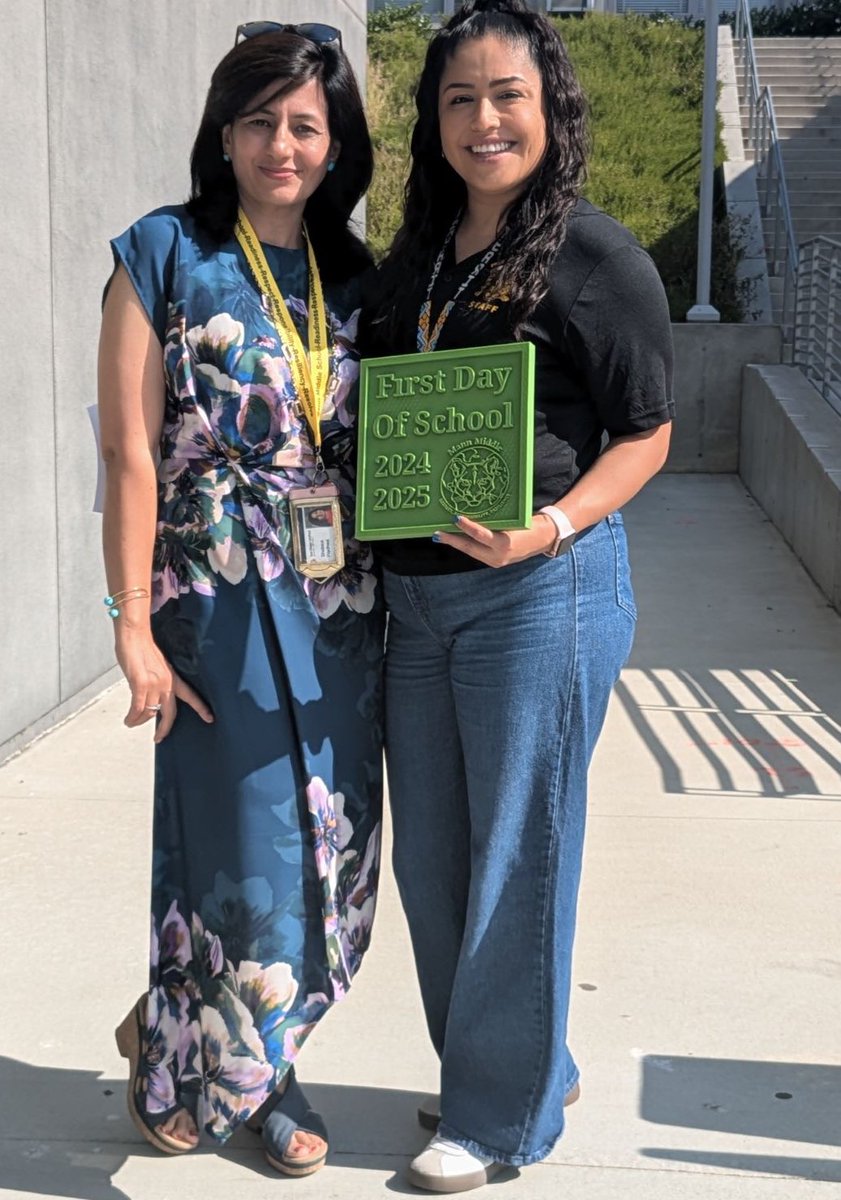 shobica_wadhwa's tweet photo. Don't you love creating your first day of school sign using @tinkercad and printing it in your school colors through @ROBO3D? 
#FirstDayofSchool https://t.co/KWbhs3K6lq