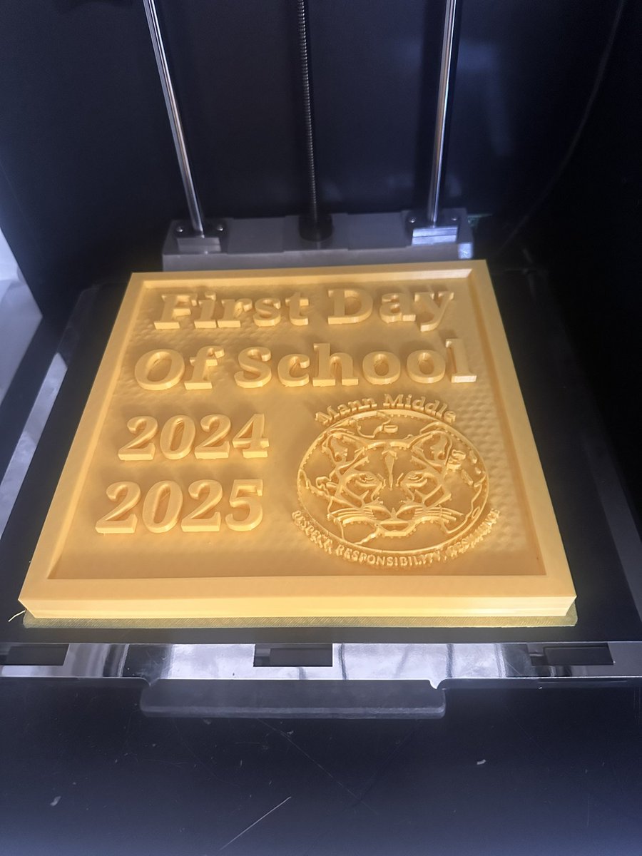 shobica_wadhwa's tweet photo. Don't you love creating your first day of school sign using @tinkercad and printing it in your school colors through @ROBO3D? 
#FirstDayofSchool https://t.co/KWbhs3K6lq