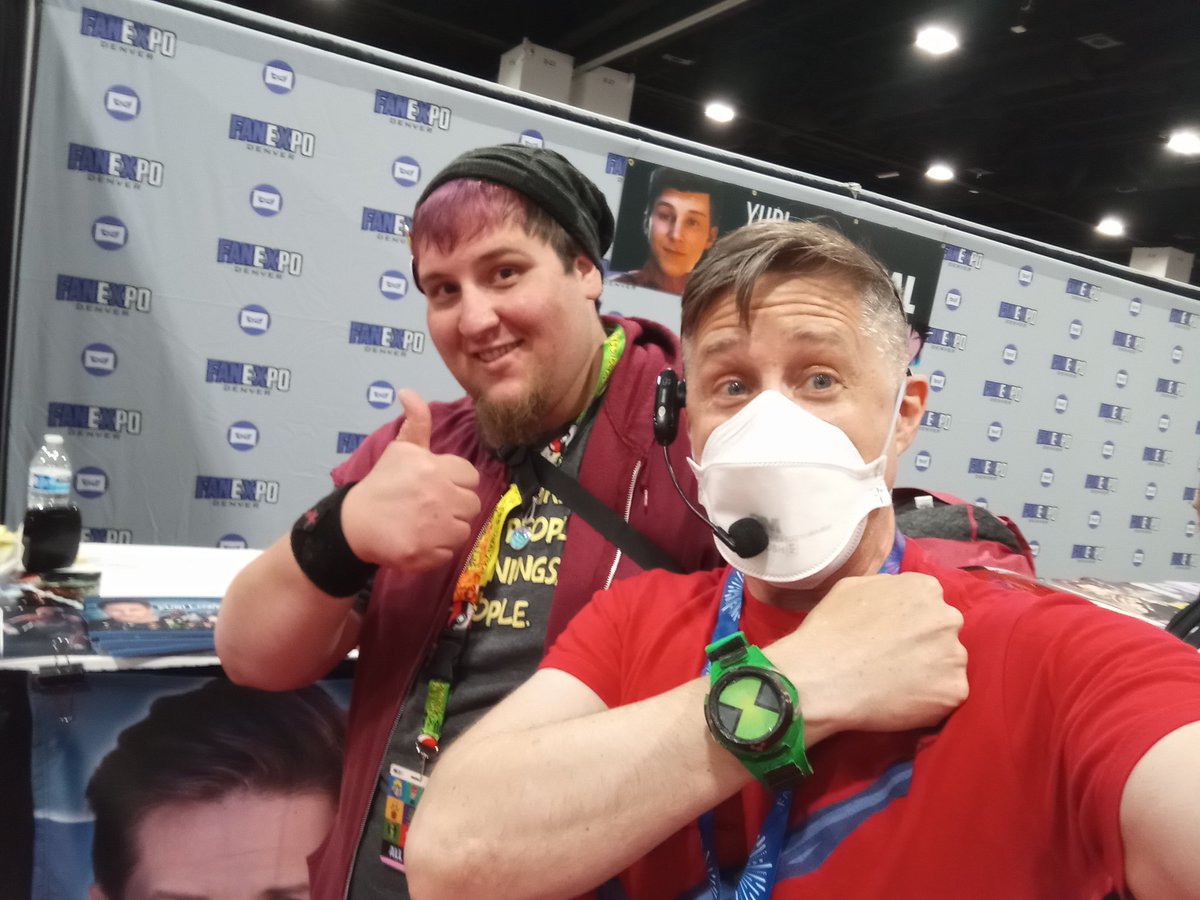 MikeTheWolf1's tweet photo. @Ben10protector @blumspew I know right, Yuri loved the custom Omnitrix I made for him. https://t.co/tOLgMtP3OT